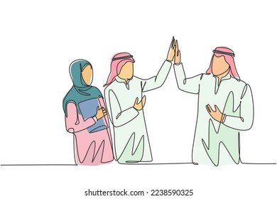 One single line drawing of young muslim employees giving high five gesture to friends. Saudi Arabian businessmen with shmag, kandora, headscarf, thobe. Continuous line draw design vector illustration