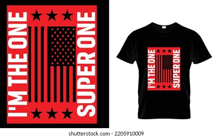 ICH BIN DER EINERNE, DIE EINEN T-SHIRT VERSUCHT