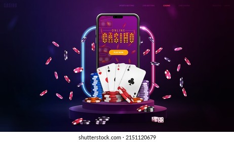 Casino en línea, banner con podio con smartphone, cartas de juego, chips, marco cuadrado de neón gradiente en escena oscura vacía.