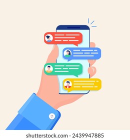 Notificación de texto de mensajes de chat en línea en el teléfono móvil. La mano sostiene el sms del teléfono inteligente y las burbujas de voz empujan las alertas en la pantalla, el chat digital o electrónico en el teléfono móvil. Ilustración vectorial en estilo plano