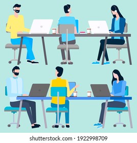 Consultores o administradores en línea aislados. Vectores que trabajan en laptops y planifican cuestiones financieras. Inversores analizando las ventas, sentados en mesas en silla
