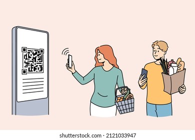 Online-Zahlung und qr-Code-Konzept. Junge Paare, die sich im Stall halten und Essen online bezahlen, mit Smartphone auf QT-Code, Vektorgrafik 