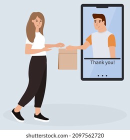 Compras en línea por internet usando smartphone móvil. Courier da paquete al cliente.