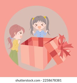 Abre una gran caja de regalo rosa y encuentra a una chica con pelo castaño y una chica con pelo negro