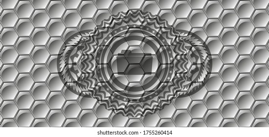 icono de carpeta abierta dentro del patrón de estilo geométrico hexágono gris emblema realista. Fondo moderno y elegante. Ilustración intensa. 