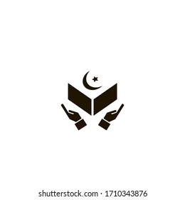 
koran abierto en manos con icono de la media luna y la estrella