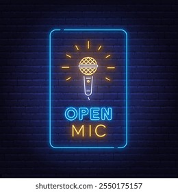 Mic Neon Sign auf Backsteinwand Hintergrund öffnen. Lichtplakat für eine Standdup-Show