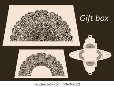 Openwork gift paper box with a handle.Greeting packaging with lace pattern. Presents packing, Pattern suitable for laser cutting, plotter cutting or printing. Vector