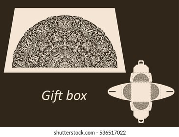 Openwork gift paper box with a handle.Greeting packaging with lace pattern. Template Presents packing, Pattern suitable for laser cutting, plotter cutting or printing. Vector