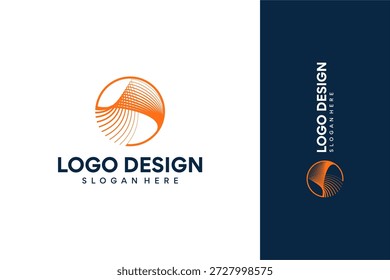 Diseño circular abstracto anaranjado del logotipo con líneas que irradian hacia fuera, presentado en un fondo azul oscuro y fondo blanco, que simboliza conectividad e innovación para las empresas y los sectores de la tecnología