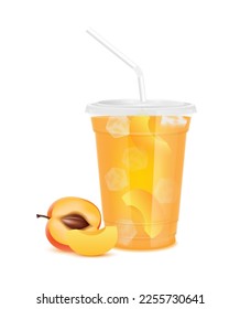 Orangefarbenes Pfirsichglas und Scheiben zur Hälfte. Fruchtsaft in transparentem Plastikbecher mit flachem Deckel, Eis und Strohrohr. Für Design-Drink Menü-Café oder Restaurants. Isolierte 3D-realistische Vektorgrafik.