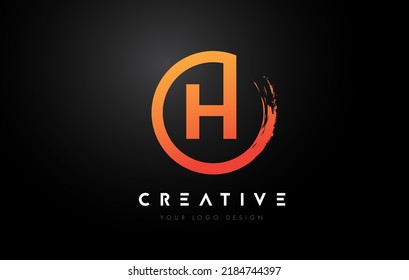 Logotipo de la letra circular naranja H con diseño de pincel circular y fondo negro.