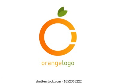Logo naranja en estilo plano moderno, letra C