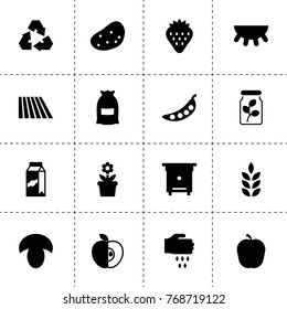 Organic icons. vector collection filled organic icons. includes symbols such as wheat, field, mushroom, bag, sowing, udder, strawberry. use for web, mobile and ui design.