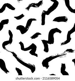 Organic irregular curly lines vector seamless pattern. Hand drawn abstract background with curved brush strokes. Black and white wavy organic strokes. Abstract background with rough textured shapes