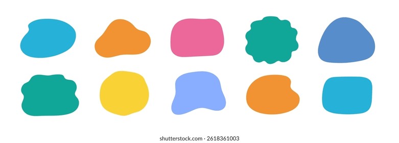 Organic shape liquid form set. Round organic blob curve bubble abstract shape frame. Doodle abstract liquid blob, wavy fluid different form. Soft round oval pattern background. Vector illustration