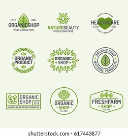 Tienda orgánica y logotipo de granja fresca estilo de línea aislado en el fondo de café vegano, eco-tienda, empresa de ecología, unidad verde, empresa de naturaleza, producto natural, jardín, agricultura. Ilustración vectorial