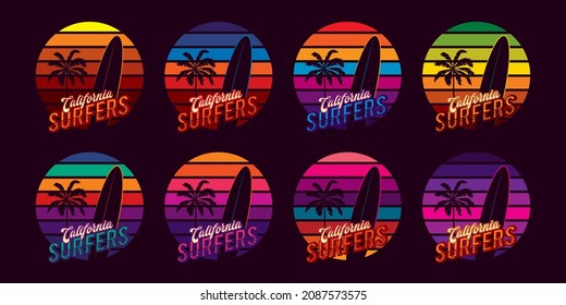 Conjunto vectorial original. Colección de atardecer retro con palmeras y tablas de surf, al fondo de una puesta de sol al estilo de los años 80.