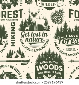 Outdoor-Abenteuer nahtloses Muster mit Emblemen, Logos. Hintergrund, Tapete, nahtloses Muster mit Eichenblatt und Eicheln, Wanderschuh, Nadelwald, Kaffee- oder Teebecher, Wanderstöcke. Vektor.