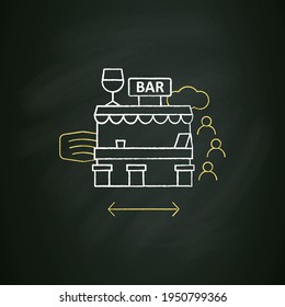 Icono de tiza de barra exterior. Comedor al aire libre. Distancia forzada.Regulación a través de covid19. Restaurantes nuevo concepto normal.Ilustración vectorial aislada en tablero de tiza