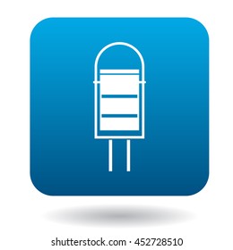 Outdoor bin icon in simple style on a white background