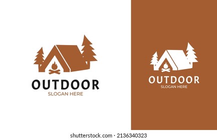 Logo-Design im Freien. Campingplatz mit Campingfeuer und Kiefernbaum-Symbol