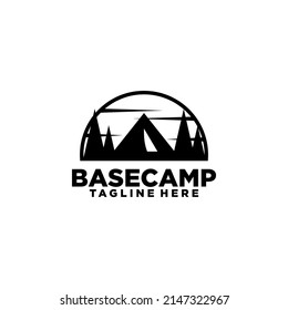 Vector de diseño de logotipo de campamento al aire libre. Concepto de logotipo de camping de montaña