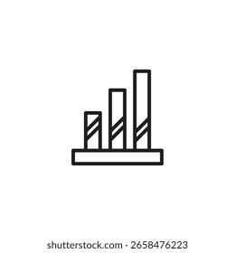 Un icono de contorno de un gráfico de barras con tres barras ascendentes en una base, adecuado para representar el crecimiento, la comparación de datos o el análisis estadístico.