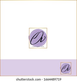 OV O V Initial letter handwriting and signature logo.