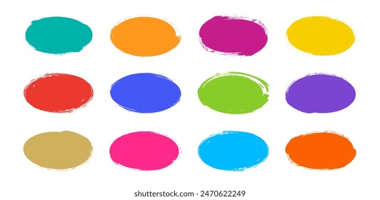 Ovale Skizzenform, runder Holzkohle-Banner, bunte Farbpinsel, Grunge-Bio-Klecks, unregelmäßige Flecken, Fleckenkritzel auf weißem Hintergrund. Abstraktes Blasensymbol, einfache Markierung. Vektorillustration
