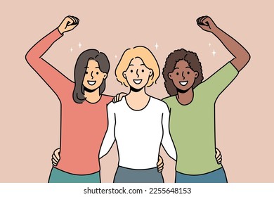 Mujeres multirraciales muy alegres abrazan mostrar unidad y solidaridad. Las sonrientes niñas interraciales se sienten unidas y optimistas juntas. Ilustración vectorial. 