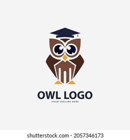 Owl bird logo vector is wearing hat, use for any modern business like consultant, website, application or education company