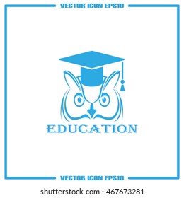 Owl graduate in cap icon. Vector illustration eps10.