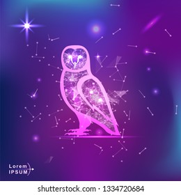 búho. Silueta de búho poligonal sobre fondo degradado. Espacio, concepto futurista, zodiaco. Ilustración vectorial de estilo neón brillante