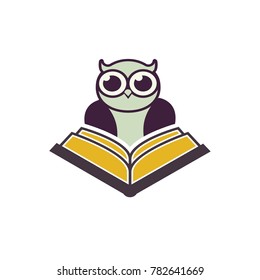 owl reading a book vector illustration