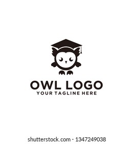 Owl vector illustration. Owl cute cartoon character. Bird animal. Flat vector design on white background.