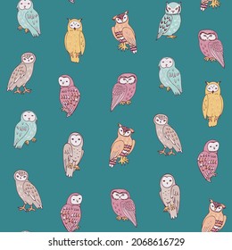 Owls birds wildlife forest animals vector seamless pattern