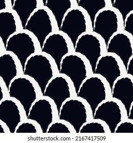 Malerpinselnahtloses Muster. Freehand Grunge Design Hintergrund. runder Maßstab, orientalischer Bogengang. Trendy handgezeichnet geometrische Druck. Moderne, handgezeichnete abstrakte Vektorhintergründe