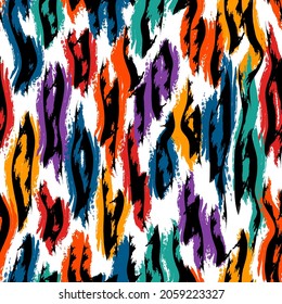 Paint brush smears seamless pattern. Natural organic camouflage texture. Brushstrokes spotted print. Freehand ikat design background. Trendy handdrawn ornament. Artistic hand drawn abstract wallpaper