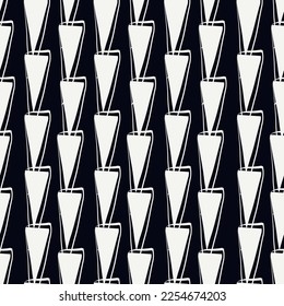 Malerpinsel-Dreiecksschmuck. Nahtloses Muster. Handgezeichneter geometrischer Hintergrund. Dreieckige Formen, Tapete. Geometrischer Hintergrund. Ethnische Motive. Digital-Papier für Tribale. Textildruck. Vektorkunst.