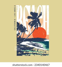 puesta de sol en la playa de la palmera, playa larga, dibujo a mano de las vibraciones de verano, eslogan de la playa de verano con ilustración de la playa, Hawaii, tipografía de surf Aloha para impresión de camisetas, huella vectorial, 