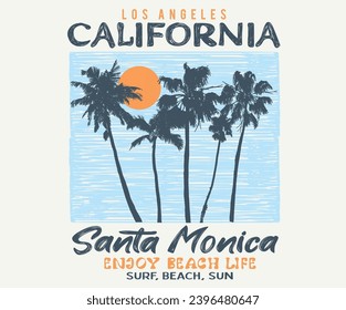 Palmera con tabla de surf. Diseño gráfico para camisetas del club de surf. Diseño gráfico de boceto de la mano de la playa para la impresión de camisetas, afiche, pegatina, fondo y otros usos. California, Santa Mónica.