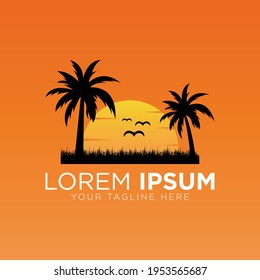 Palmeras y siluetas de césped en la isla. con diseño de logotipo de puesta de sol