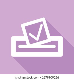 Papel en un icono de cuadro. Icono blanco con una larga sombra en fondo morado.  Ilustración.