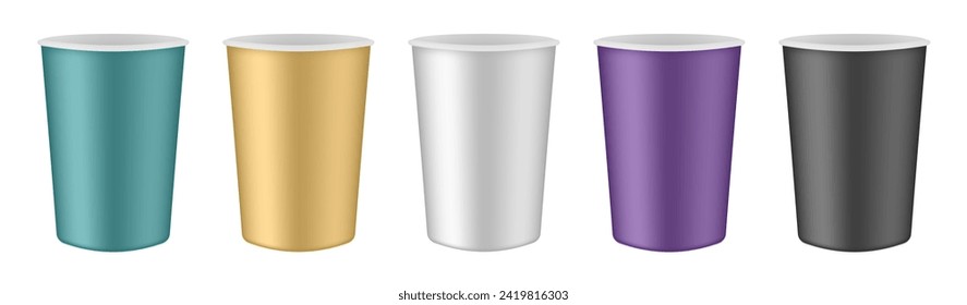 Cubos de papel para bebidas frías. Quítate. Cubos de papel blancos, dorados, verdes, púrpura y negro, recipientes en blanco para latte, mocha, capuchino o té