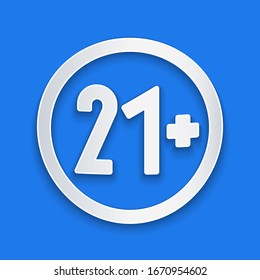 Icono de recorte de papel 21 más aislado en fondo azul. Icono de contenido para adultos. Estilo de arte de papel. Ilustración vectorial