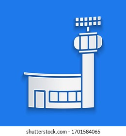 Icono de torre de control del aeropuerto cortado en papel aislado en fondo azul. Estilo de arte de papel. Ilustración vectorial