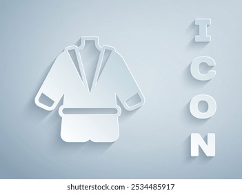 Icono de albornoz de corte de papel aislado sobre fondo gris. Estilo de arte de papel. Vector