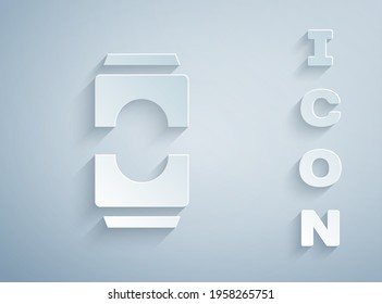 La cerveza de corte de papel puede enmarcar un icono aislado en el fondo gris. Estilo de arte de papel. Ilustración vectorial