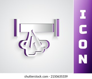 Cortado de papel Tubo de metal roto con el icono de fugas de agua aislado en el fondo gris. Estilo de arte de papel. Vector